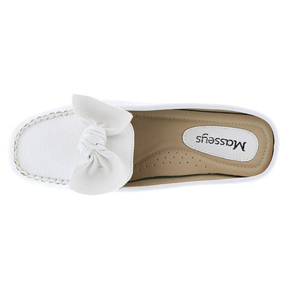 Masseys Charm Closed Toe Mules Size 6W  White